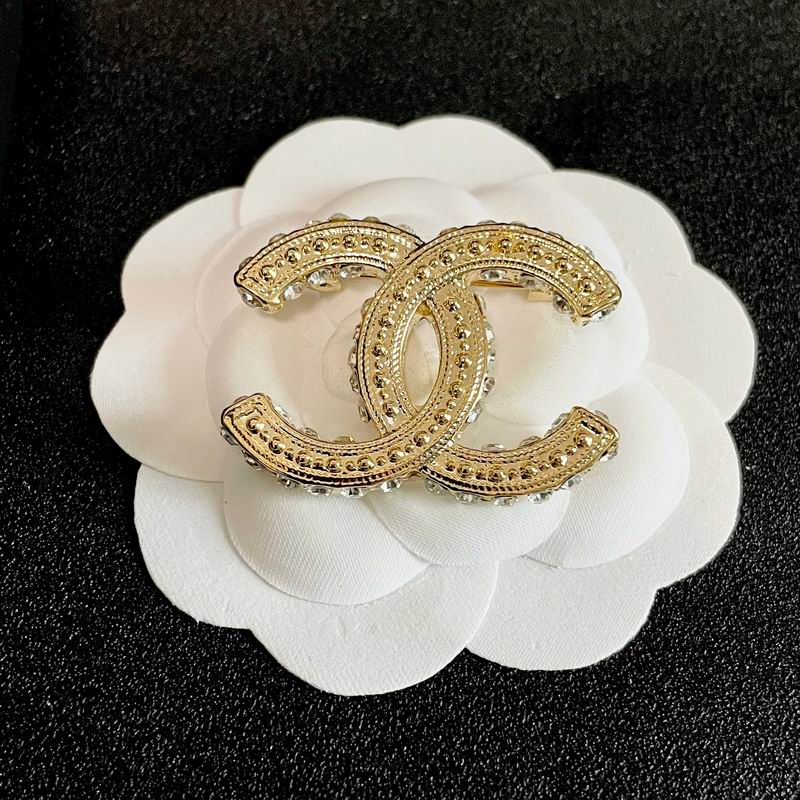 Chanel Brooch 12yxx218 (4)
