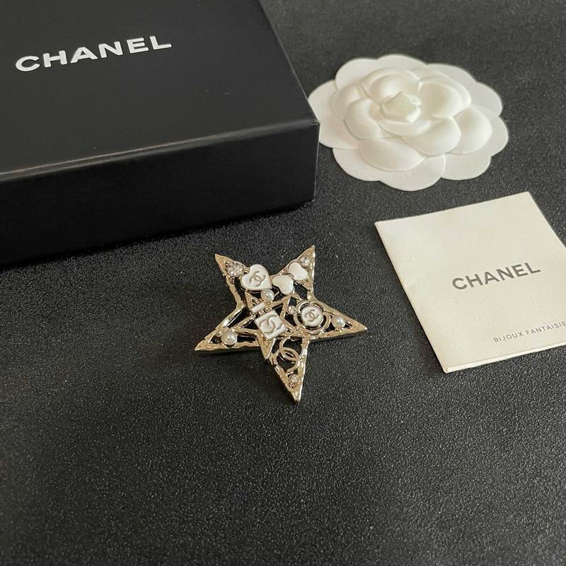 Chanel Brooch 12yxx219 (2)