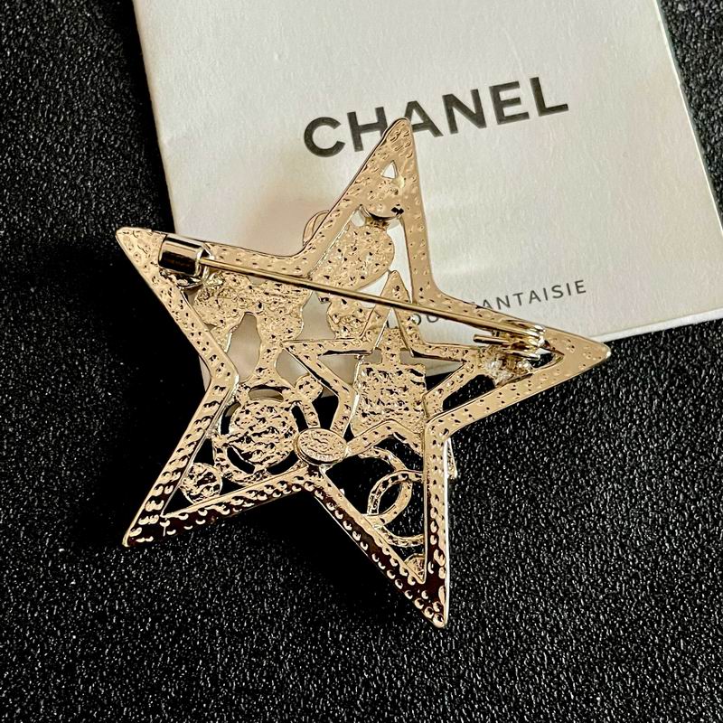 Chanel Brooch 12yxx219 (3)