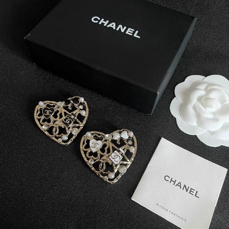 Chanel Brooch 12yxx220 (1)