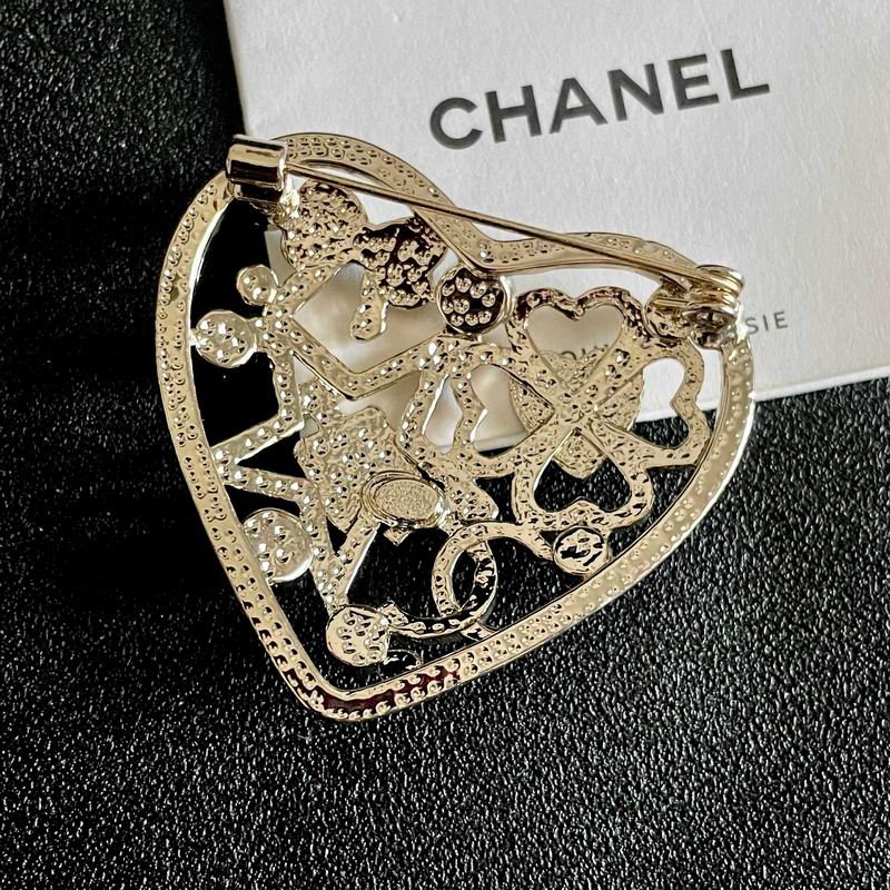 Chanel Brooch 12yxx220 (4)