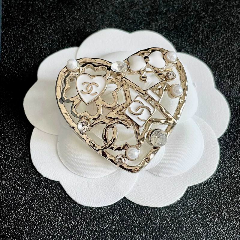 Chanel Brooch 12yxx220 (9)