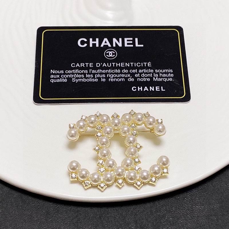 Chanel Brooch 12yxx221 (1)