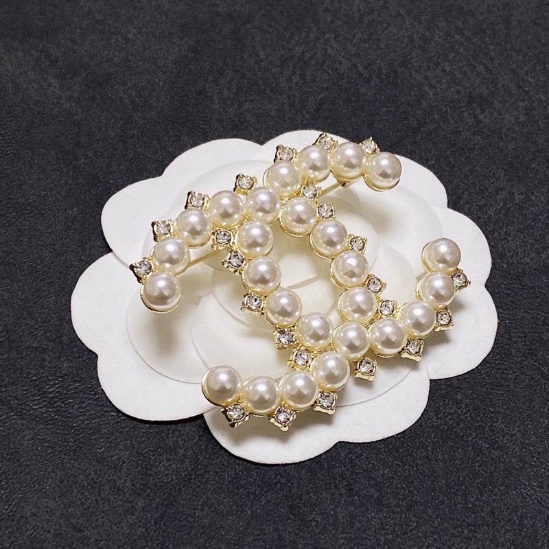 Chanel Brooch 12yxx221 (2)