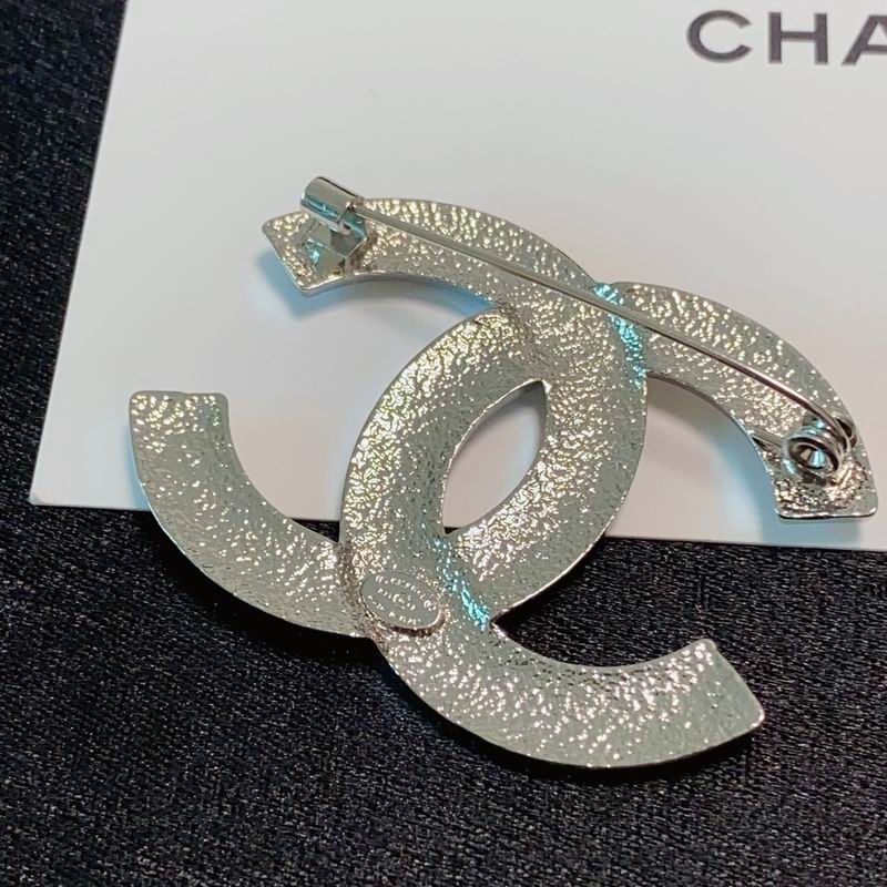 Chanel Brooch 12yxx222 (3)