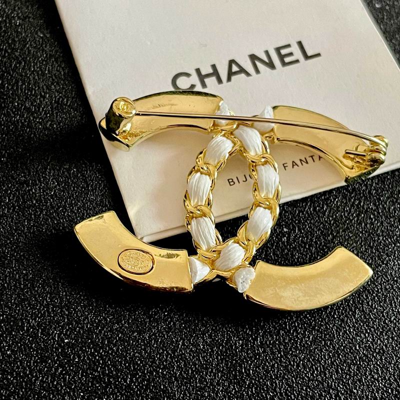 Chanel Brooch 12yxx223 (3)