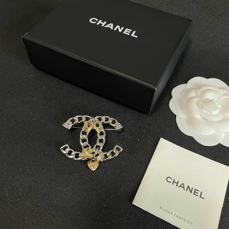 Chanel Brooch 12yxx224 (1)
