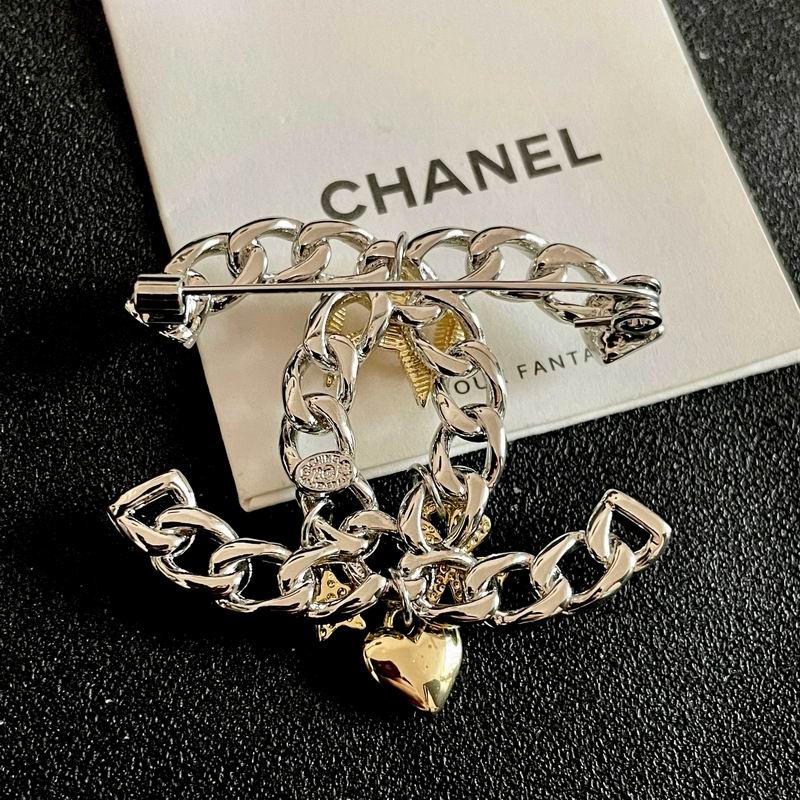 Chanel Brooch 12yxx224 (3)