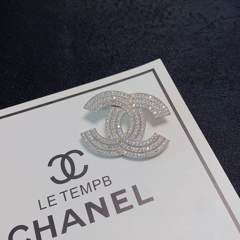 Chanel Brooch 12yxx225 (1)