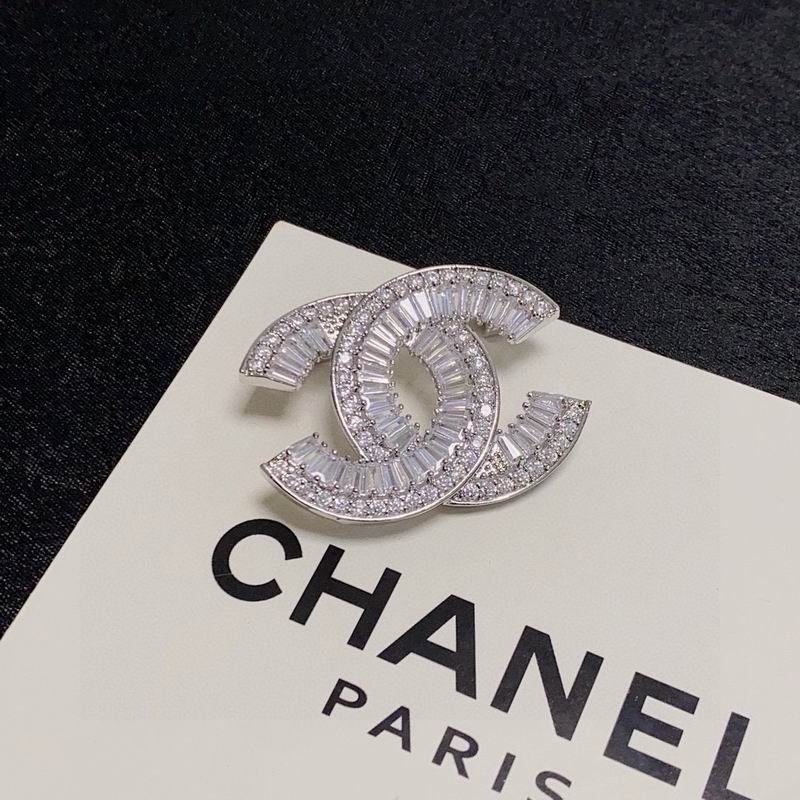 Chanel Brooch 12yxx226 (3)