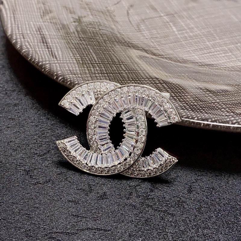 Chanel Brooch 12yxx226 (5)