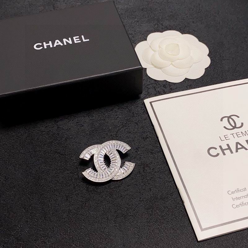 Chanel Brooch 12yxx226 (7)