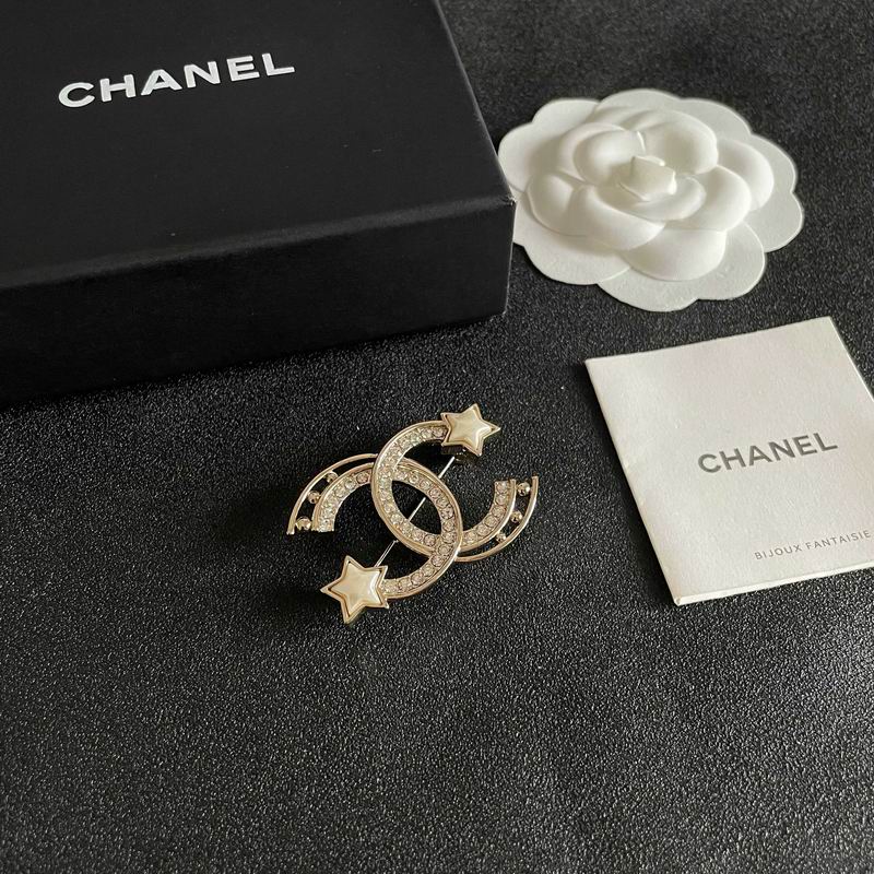 Chanel Brooch 12yxx228 (2)