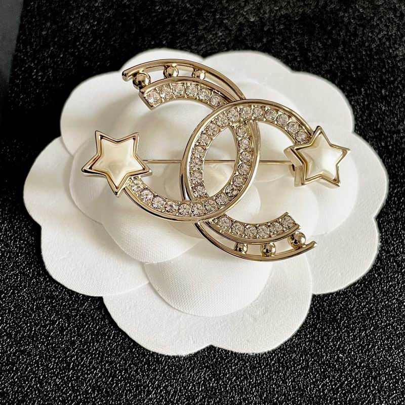 Chanel Brooch 12yxx228 (4)