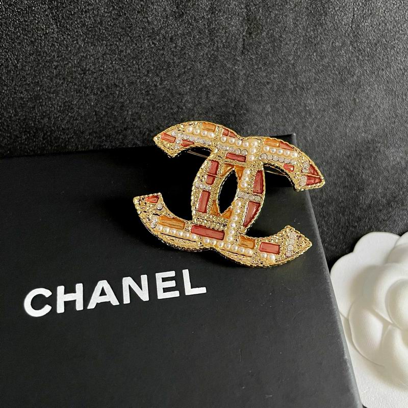 Chanel Brooch 12yxx229 (5)