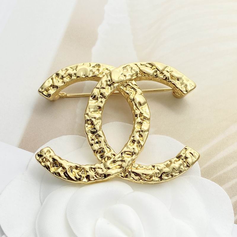 Chanel Brooch 12yxx230 (2)