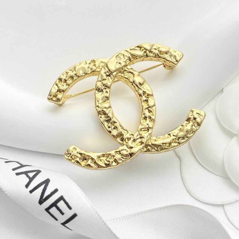 Chanel Brooch 12yxx230 (5)