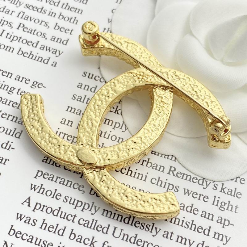 Chanel Brooch 12yxx230 (6)