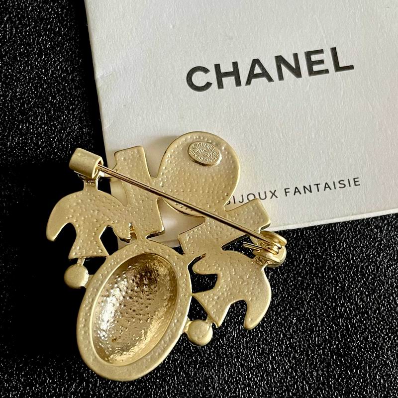 Chanel Brooch 12yxx231 (3)