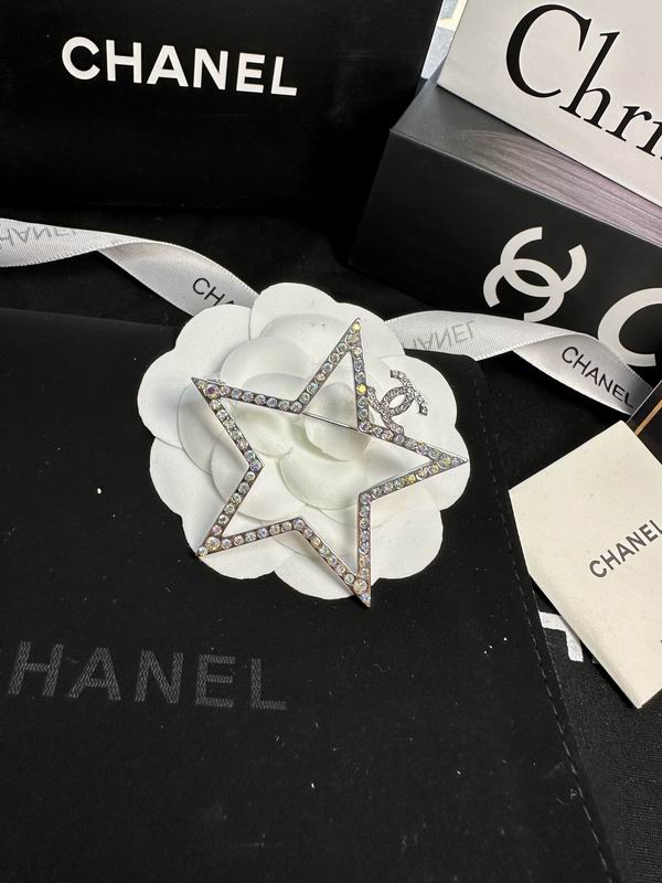 Chanel Brooch 12yxx236 (4)