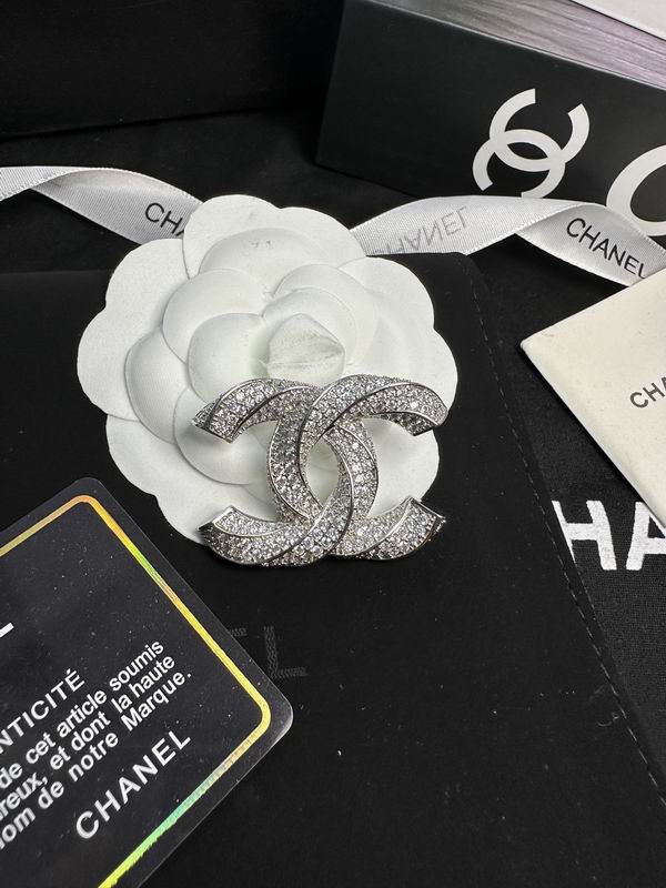 Chanel Brooch 12yxx238 (1)