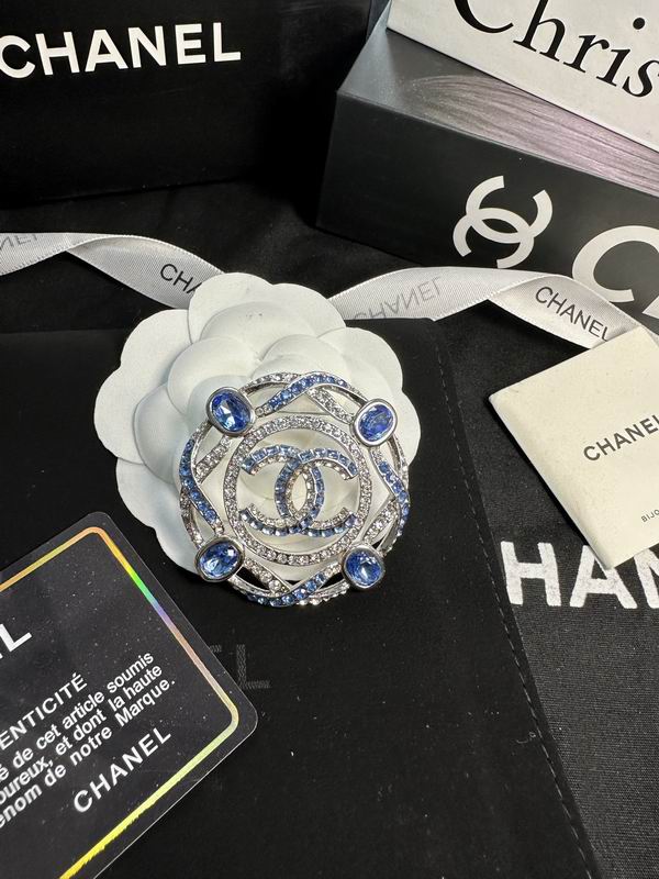 Chanel Brooch 12yxx239 (1)