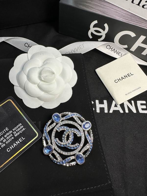 Chanel Brooch 12yxx239 (2)