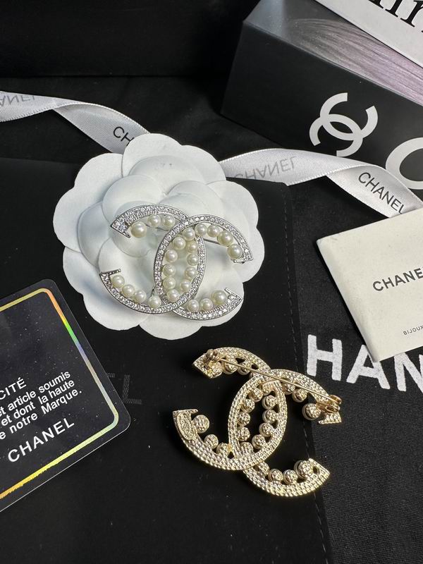 Chanel Brooch 12yxx240 (4)