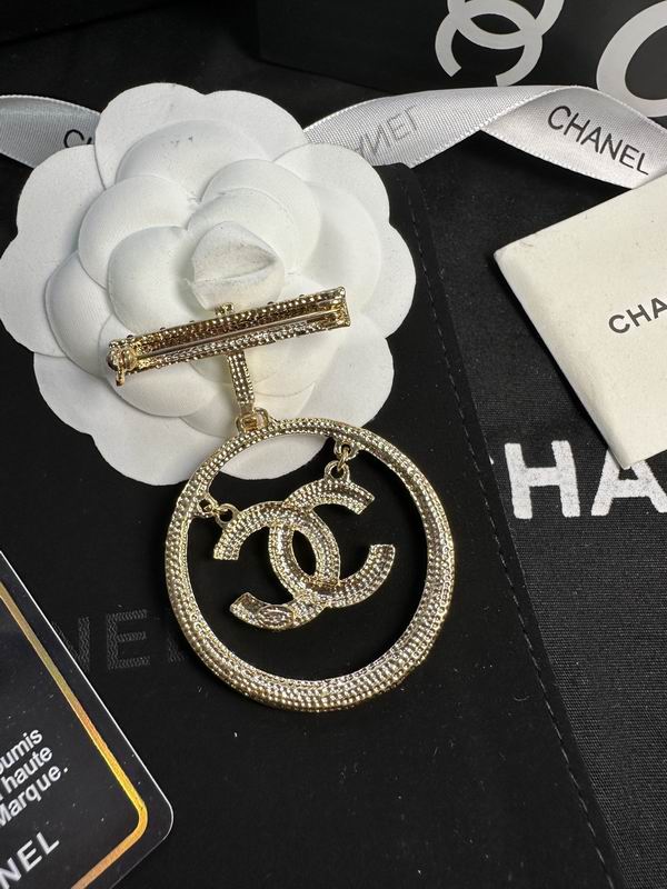 Chanel Brooch 12yxx241 (4)