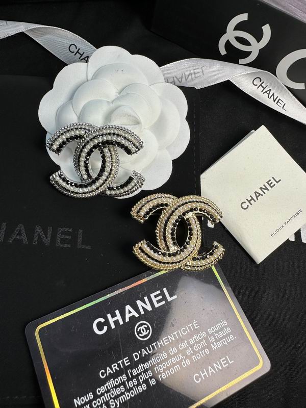 Chanel Brooch 12yxx243 (1)