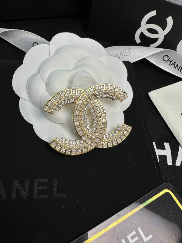 Chanel Brooch 12yxx244 (1)