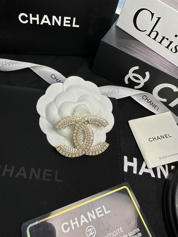 Chanel Brooch 12yxx244 (2)