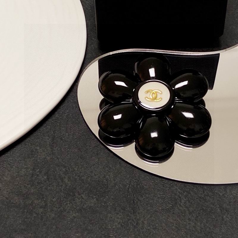 Chanel Brooch 12yxx245 (12)