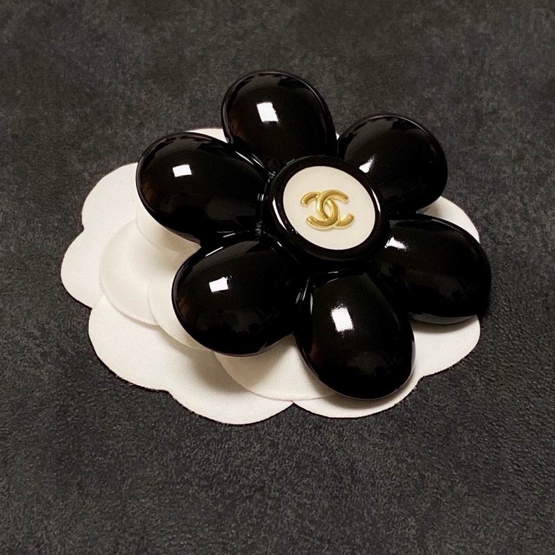 Chanel Brooch 12yxx245 (13)