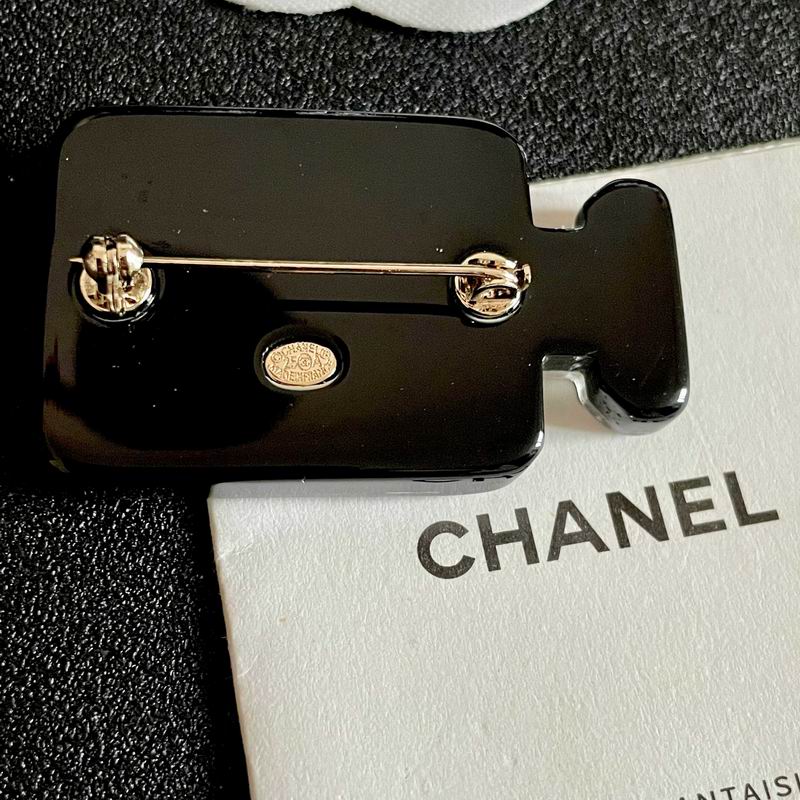 Chanel Brooch 12yxx247 (5)