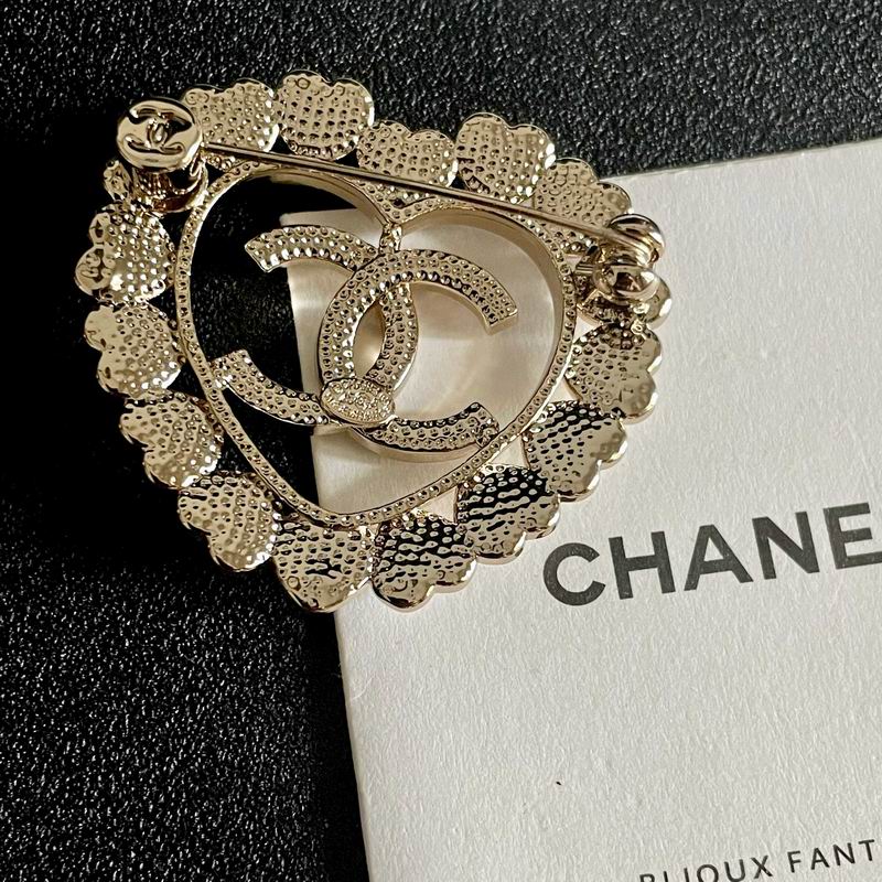 Chanel Brooch 12yxx249 (3)