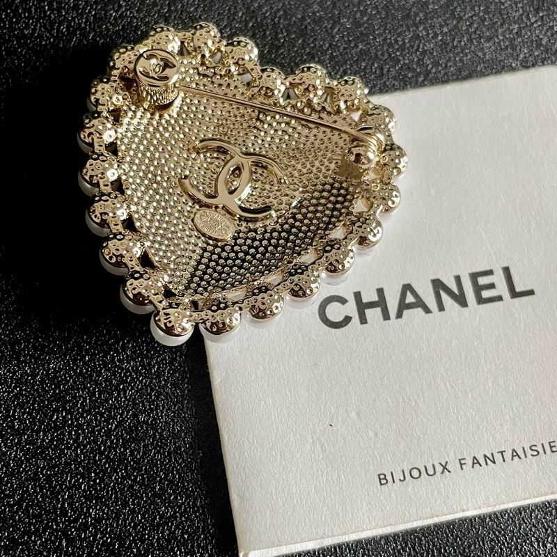 Chanel Brooch 12yxx250 (3)