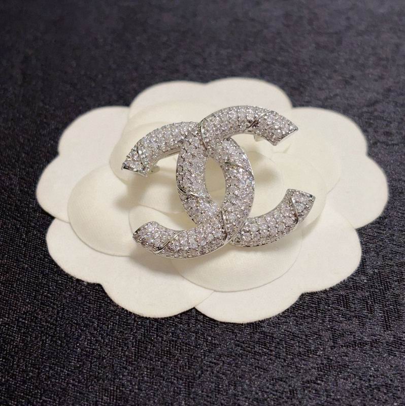 Chanel Brooch 12yxx251 (2)
