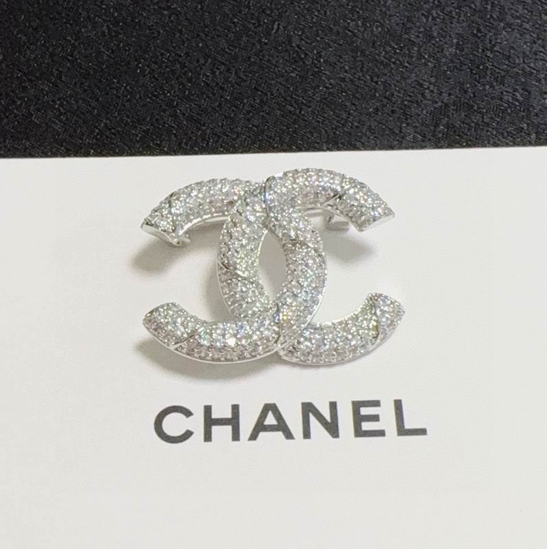 Chanel Brooch 12yxx251 (3)