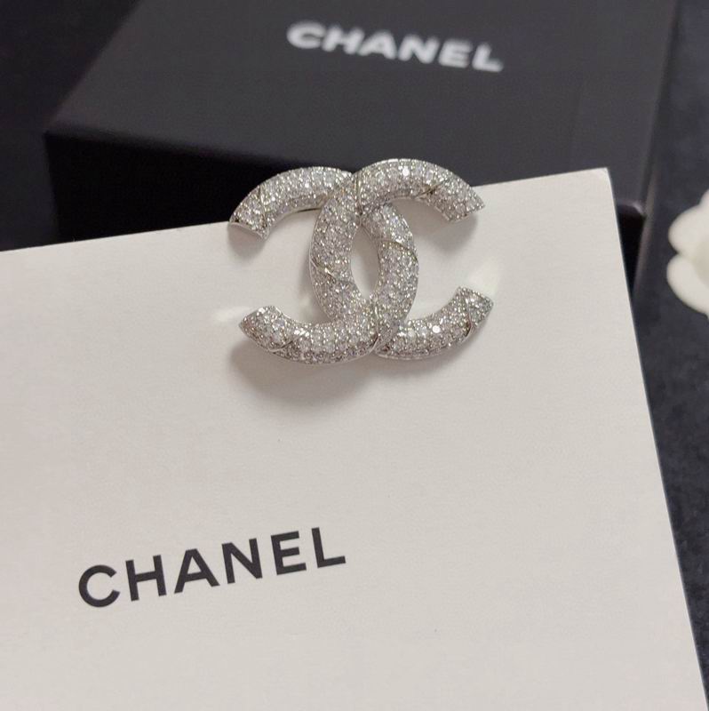 Chanel Brooch 12yxx251 (4)