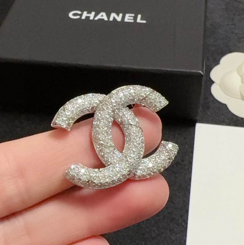 Chanel Brooch 12yxx251 (6)