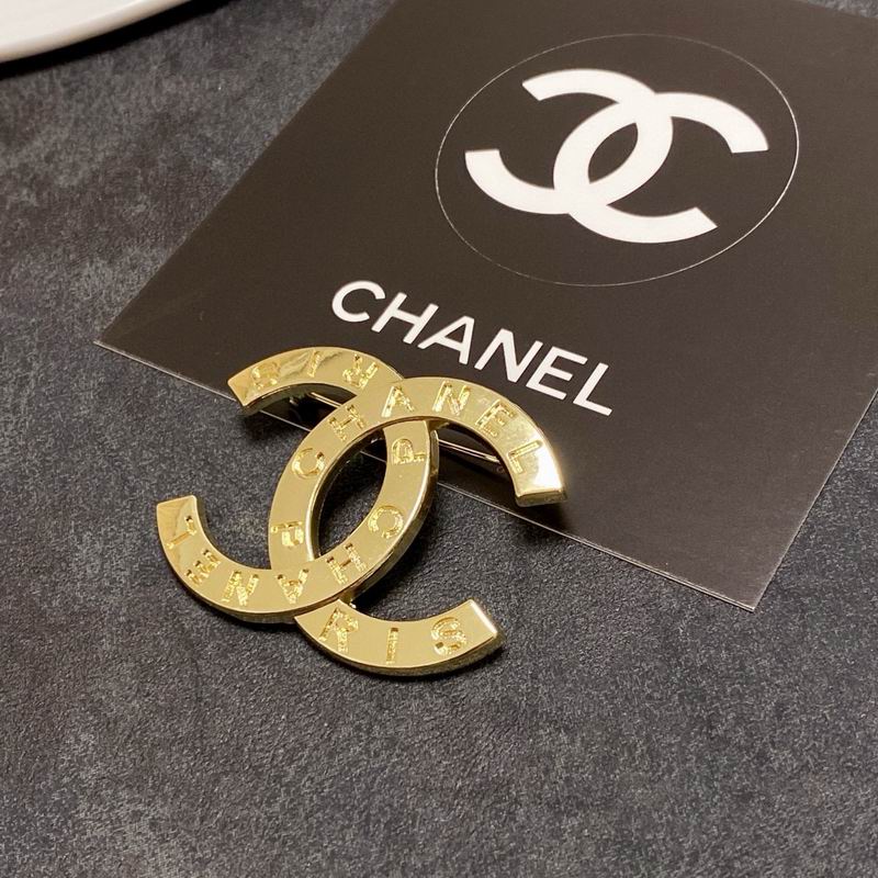 Chanel Brooch 12yxx253 (1)