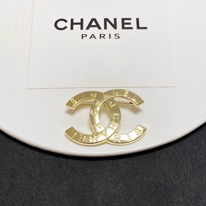 Chanel Brooch 12yxx253 (4)