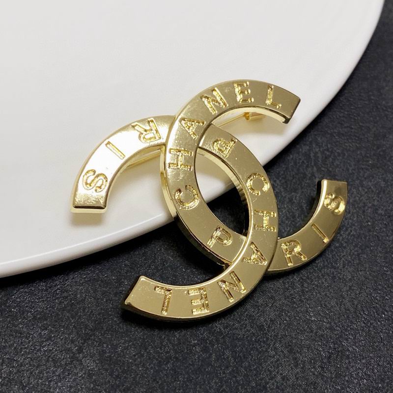 Chanel Brooch 12yxx253 (5)