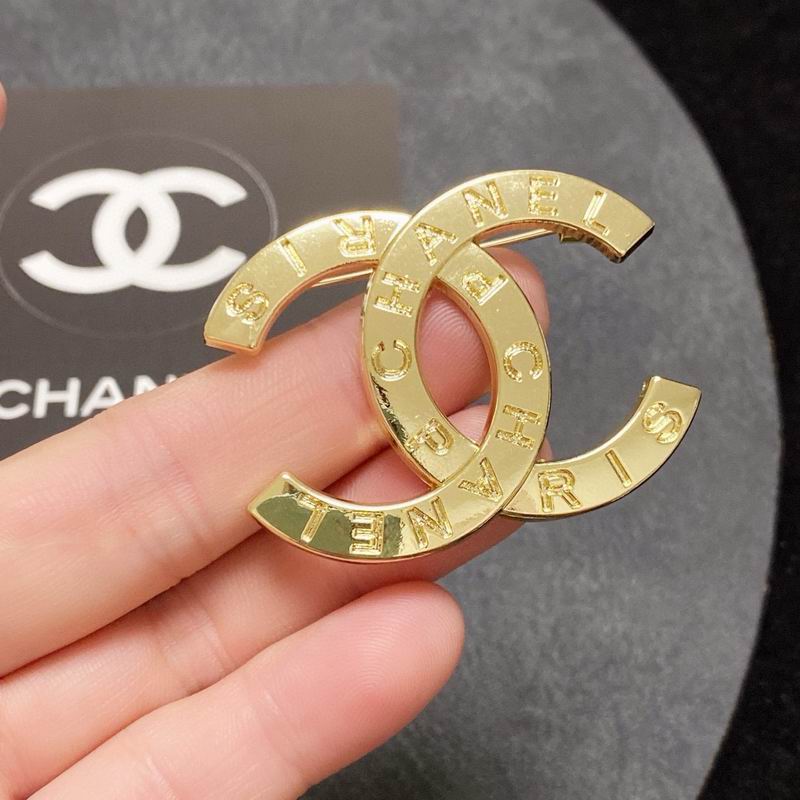 Chanel Brooch 12yxx253 (6)