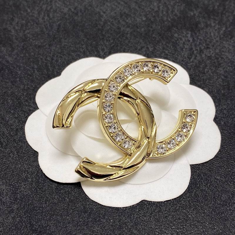 Chanel Brooch 12yxx254 (2)