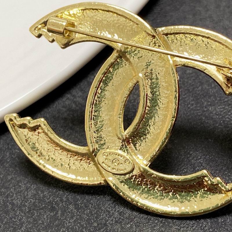 Chanel Brooch 12yxx255 (3)
