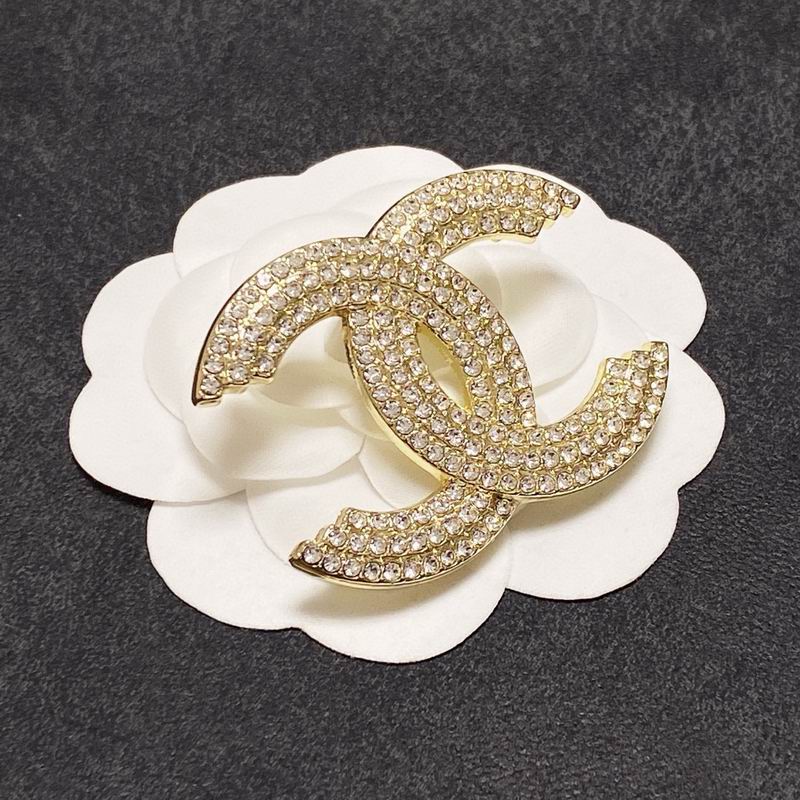 Chanel Brooch 12yxx255 (5)