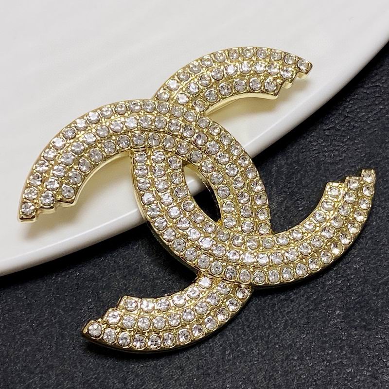 Chanel Brooch 12yxx255 (6)