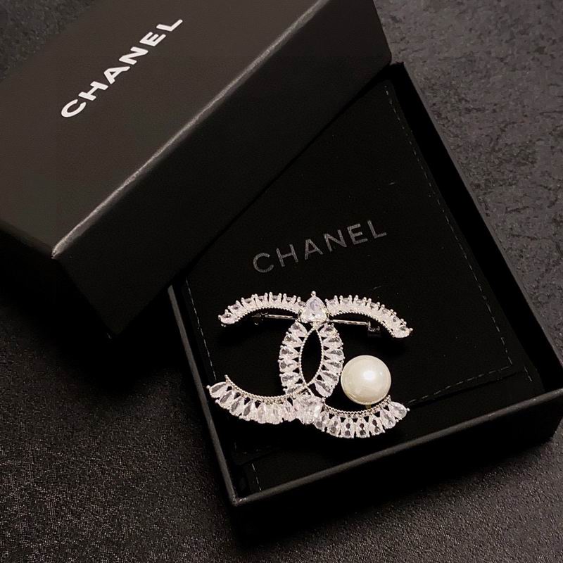 Chanel Brooch 12yxx256 (3)